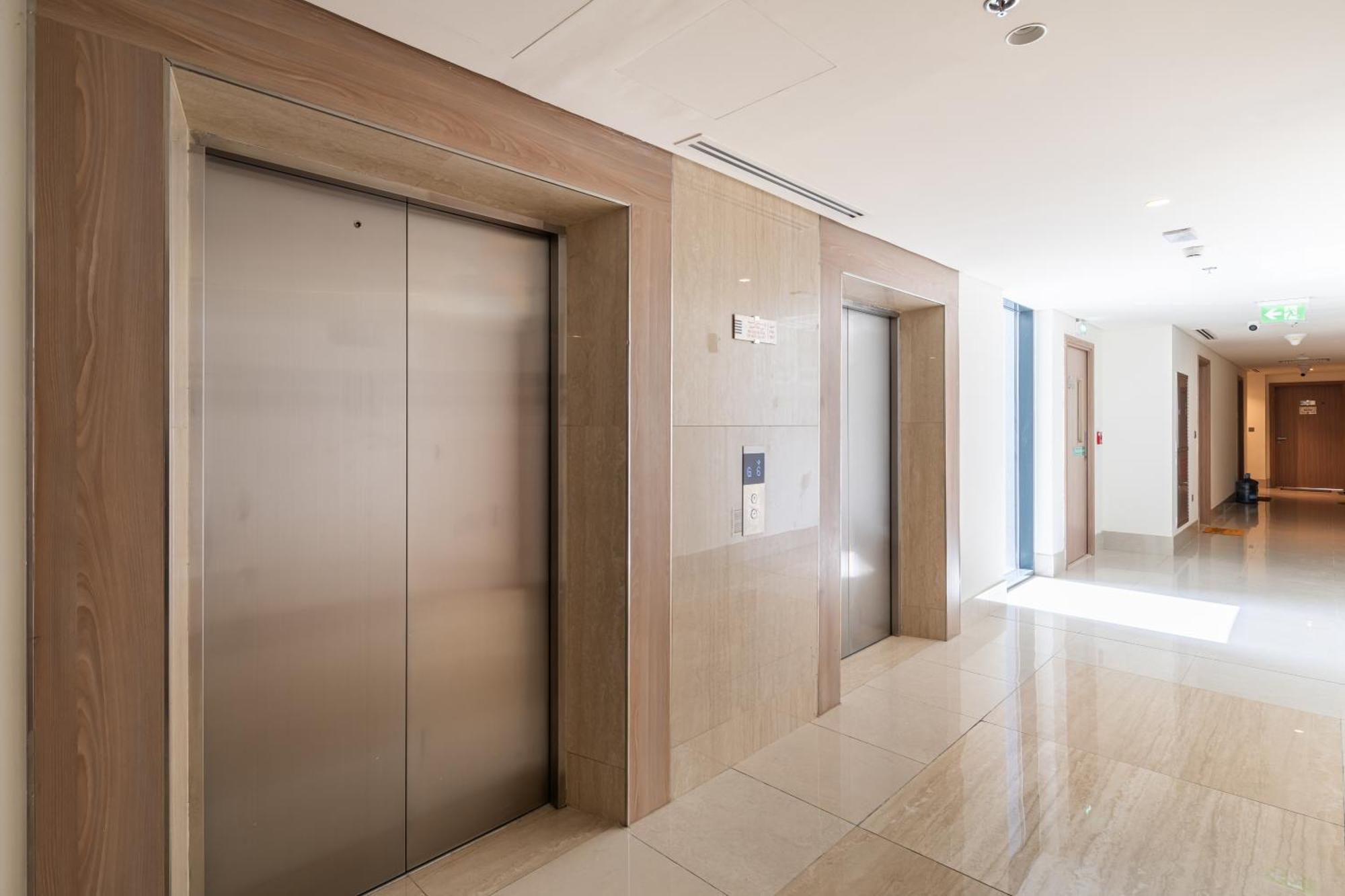 Deluxe 2 Bedroom In Azizi Riviera Apartment
