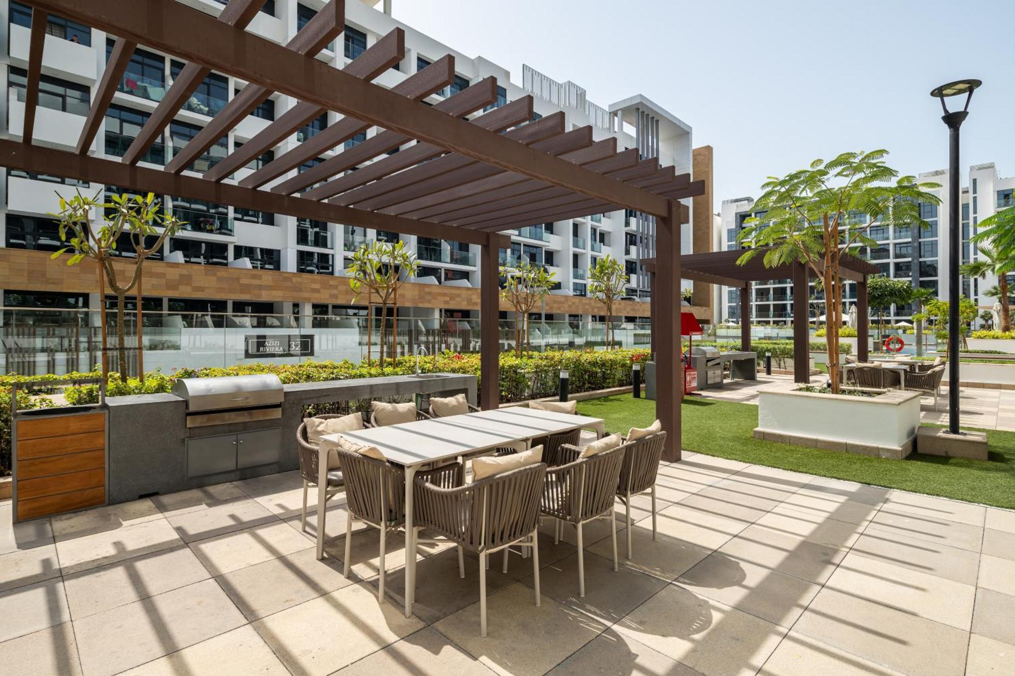 Deluxe 2 Bedroom In Azizi Riviera