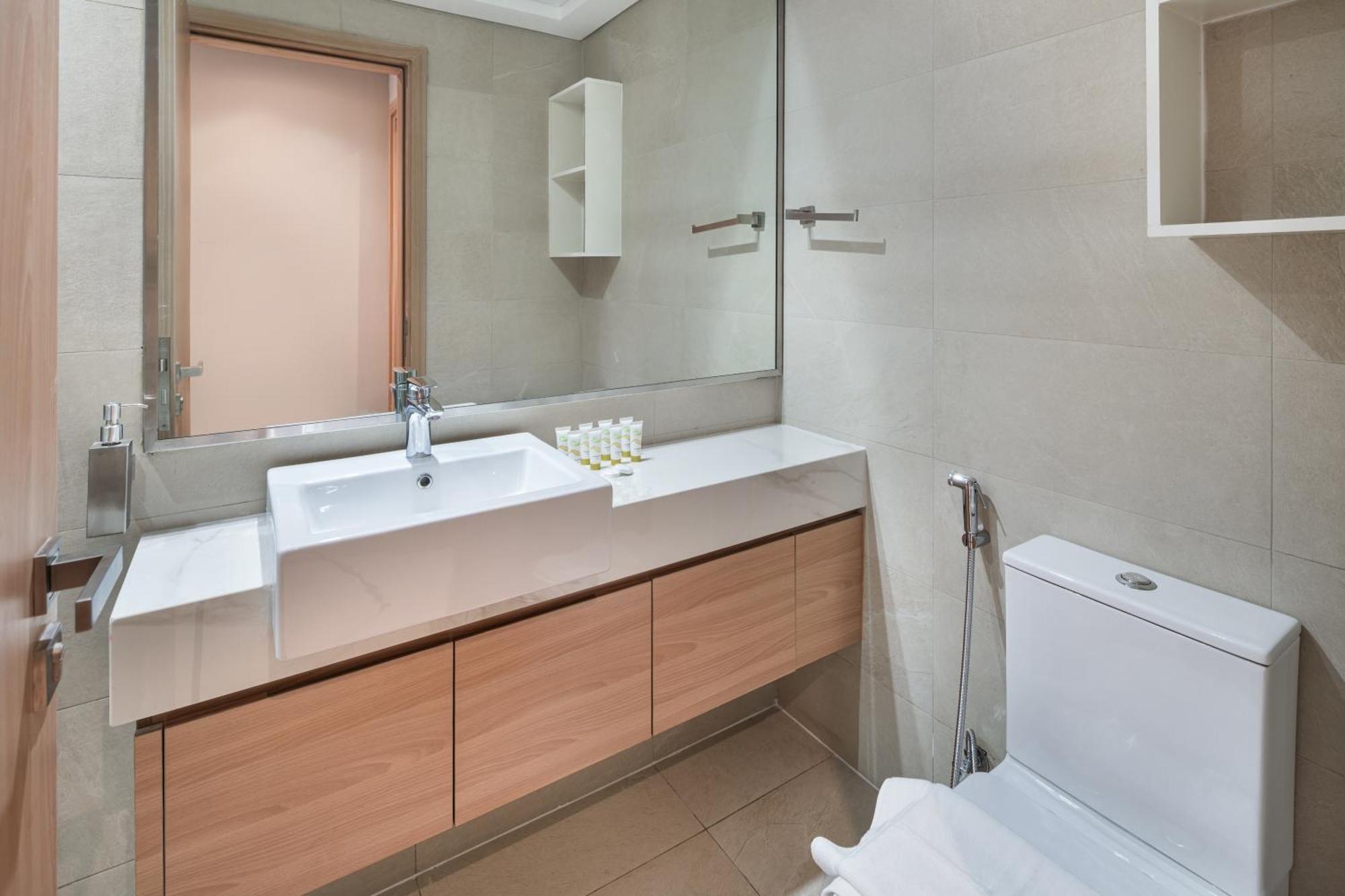 Apartment Deluxe 2 Bedroom In Azizi Riviera Dubai
