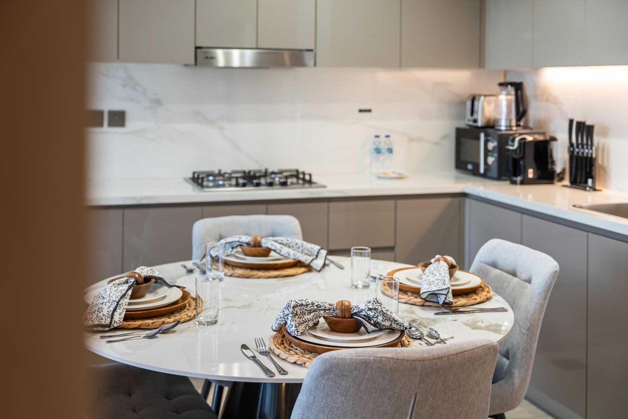 Apartment Deluxe 2 Bedroom In Azizi Riviera