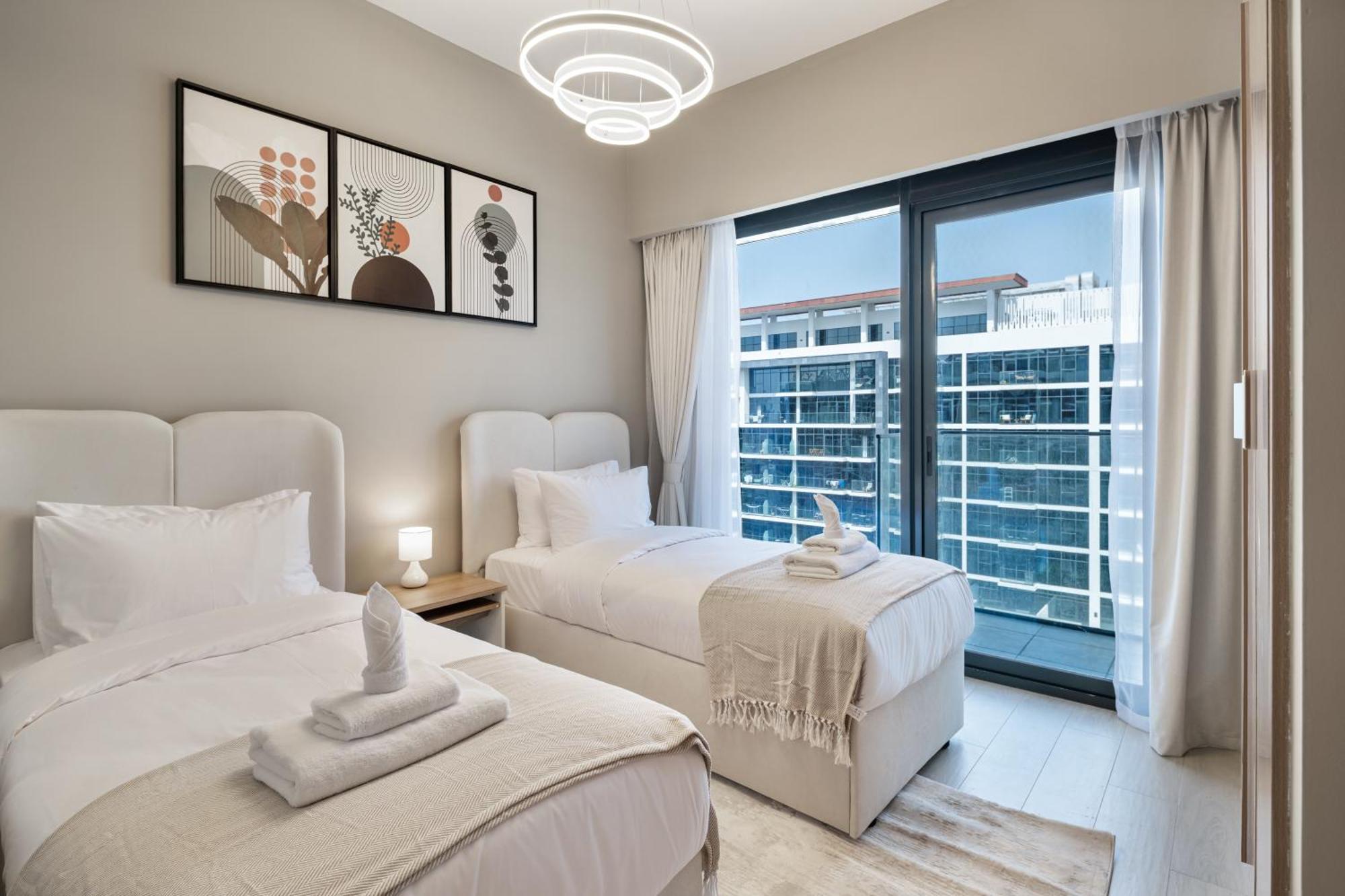 Deluxe 2 Bedroom In Azizi Riviera Apartment