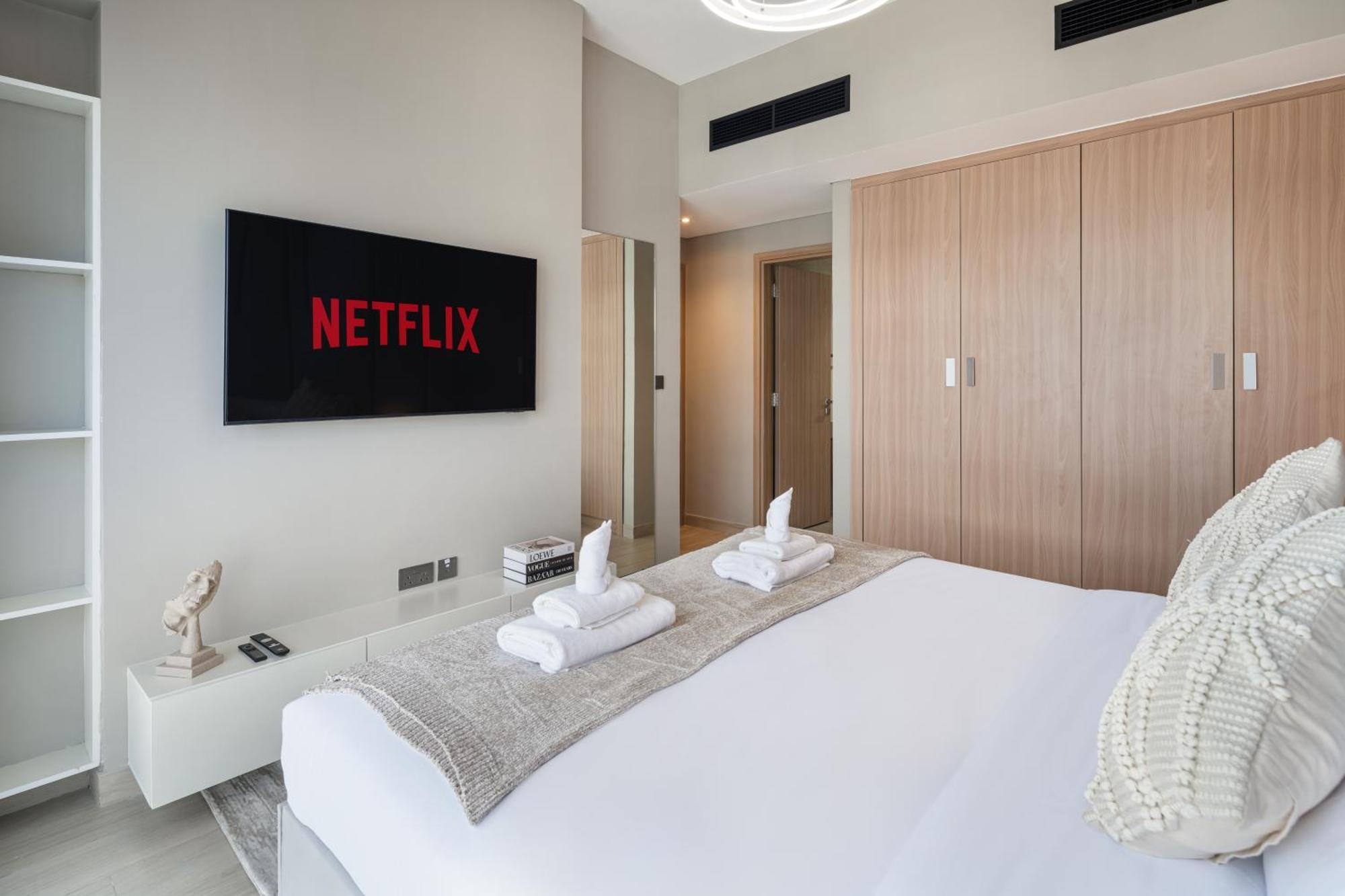 Apartment Deluxe 2 Bedroom In Azizi Riviera Dubai