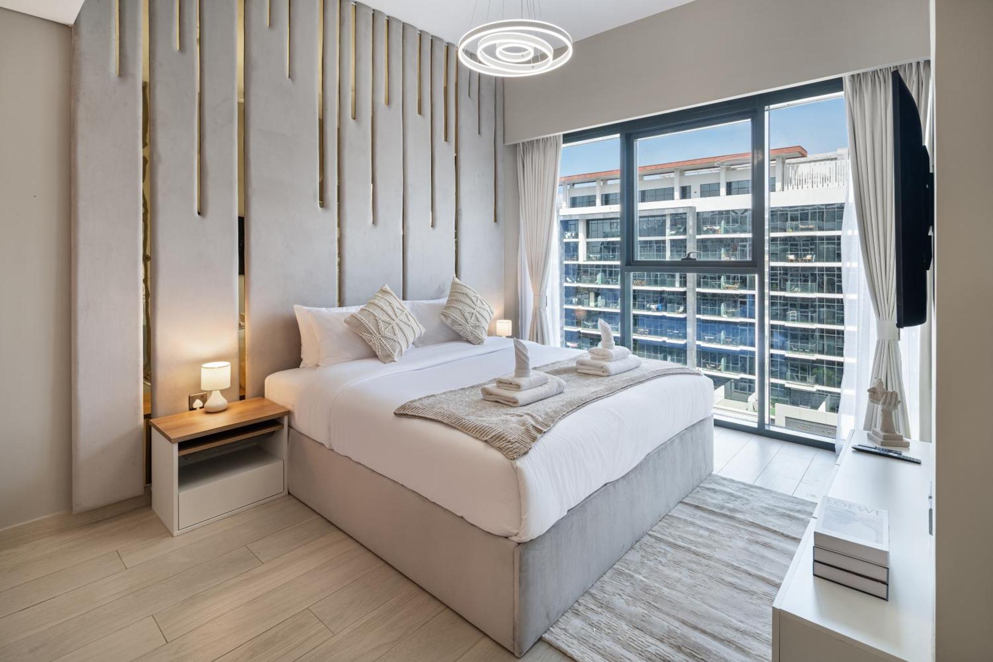 Apartment Deluxe 2 Bedroom In Azizi Riviera Dubai